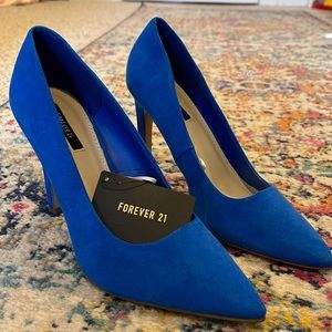 NWT Forever 21 Suede Heels💙